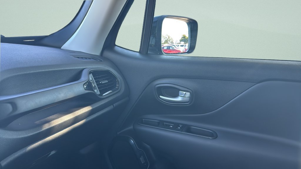 Used 2023 Jeep Renegade Altitude AWD/4WD image 39