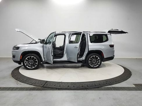 Used 2022 Jeep Wagoneer Series II w/ Premium Group I AWD/4WD image 12