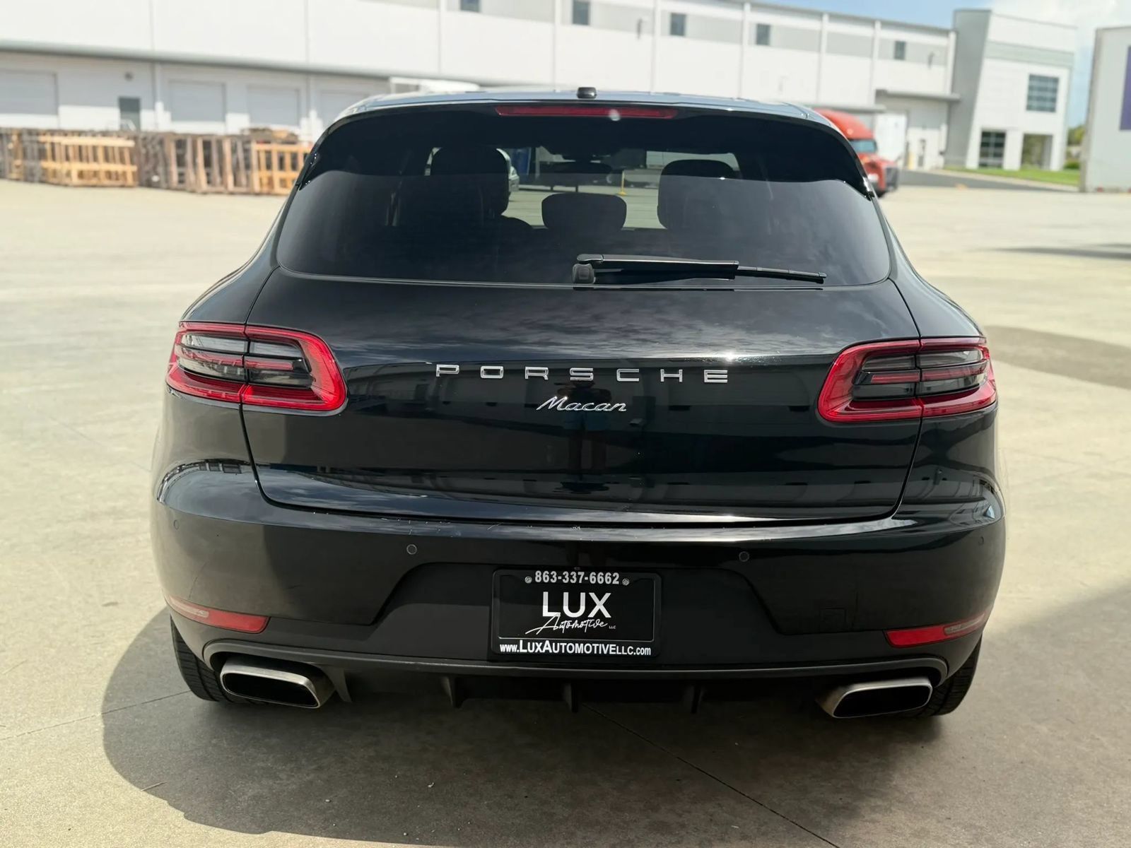 Used 2018 Porsche Macan Sport Edition AWD/4WD image 9