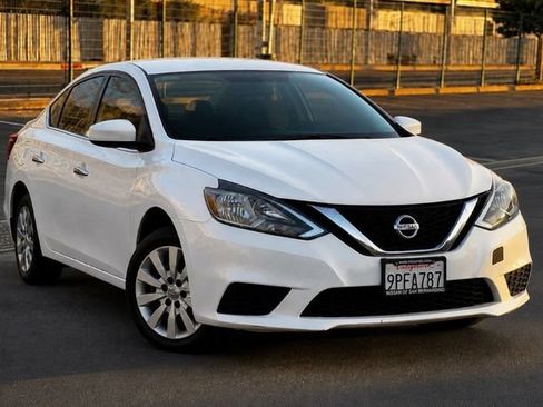 Used 2016 Nissan Sentra S FWD image 2