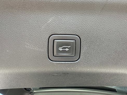 Used 2023 Cadillac Escalade Premium Luxury image 37