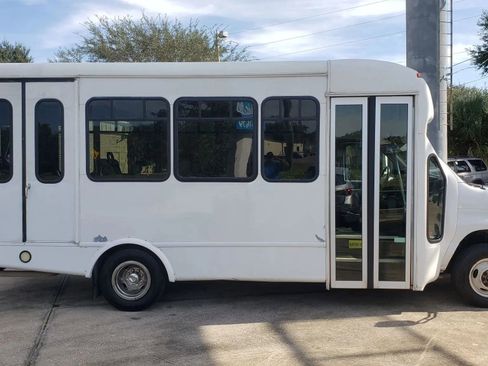 Used 2013 Ford E-350 and Econoline 350 Super Duty w/ Shuttle Bus Prep Pkg image 5