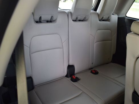 Used 2025 Nissan Pathfinder SL FWD image 67