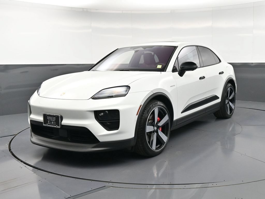 Certified 2025 Porsche Macan 4S Electric AWD/4WD image 6