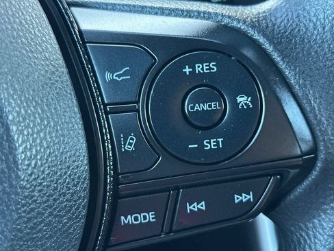 Used 2020 Toyota RAV4 XLE w/ All Weather Liner Package FWD image 38