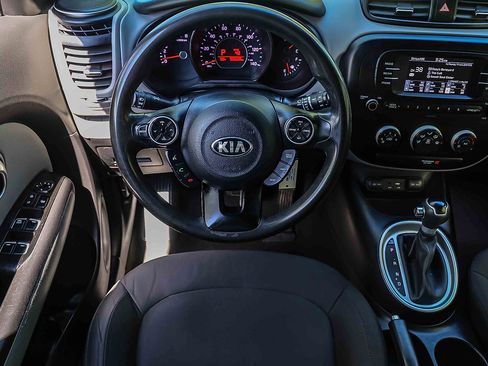 Certified 2017 Kia Soul FWD image 16