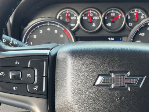 Used 2022 Chevrolet Silverado 1500 LT Trail Boss w/ Convenience Package II image 21