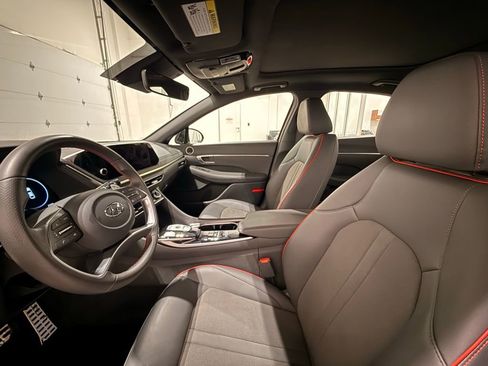 Used 2023 Hyundai Sonata SEL Plus w/ Preferred Accessory Package image 16