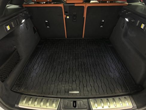 Used 2025 Jaguar F-PACE R-Dynamic S image 17