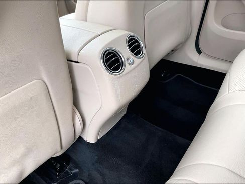 Used 2019 Mercedes-Benz GLC 300 image 36