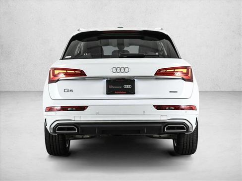 Certified 2024 Audi Q5 e Premium Plus image 7