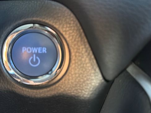 Used 2021 Toyota RAV4 XLE w/ Convenience Package AWD/4WD image 46