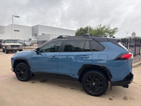 Used 2024 Toyota RAV4 XSE AWD/4WD image 8
