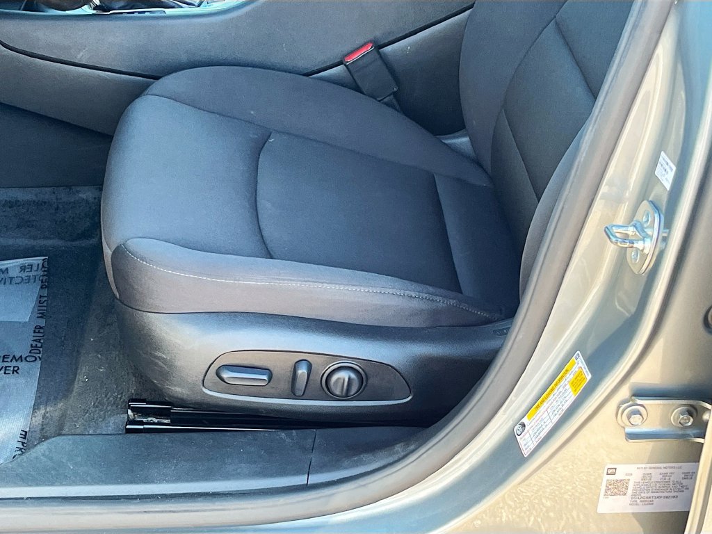 Used 2024 Chevrolet Malibu RS w/ LPO, Floor Liner Package FWD image 18
