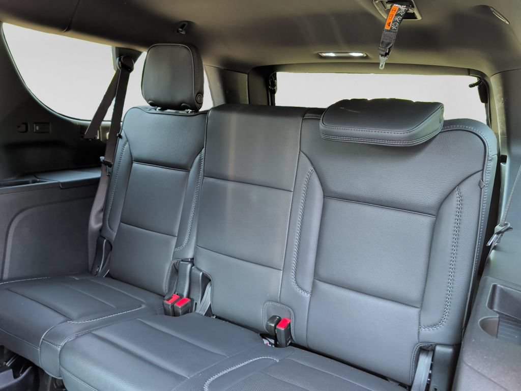 Used 2025 GMC Yukon XL Denali AWD/4WD image 33