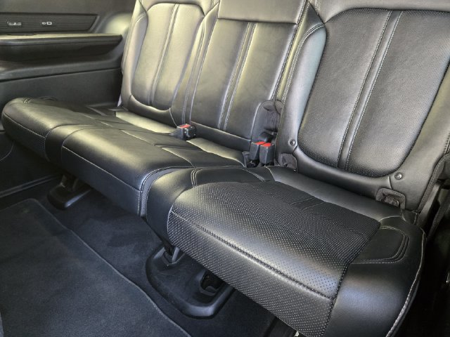 Used 2024 Jeep Wagoneer L Series II RWD image 31