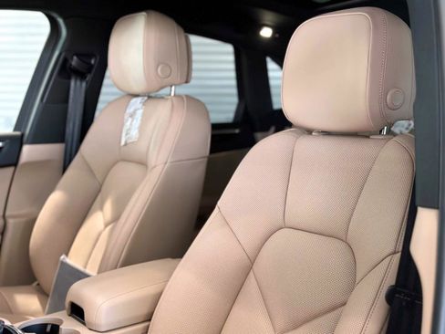 New 2026 Porsche Macan image 5