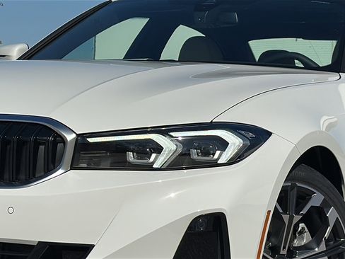 New 2026 BMW 330i w/ Premium Package image 4