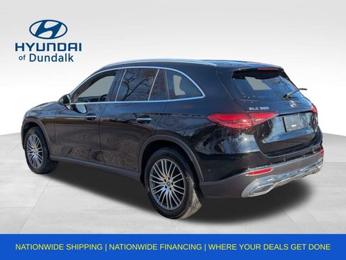 Used 2024 Mercedes-Benz GLC 300 4MATIC image 3