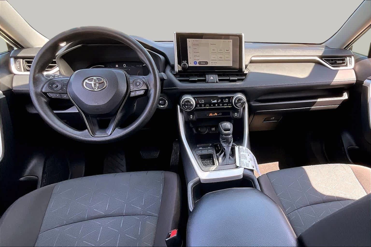 Used 2025 Toyota RAV4 XLE FWD image 13