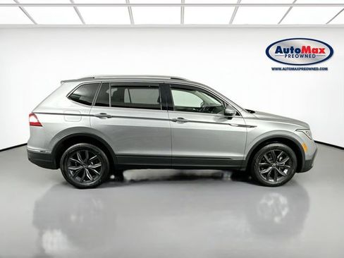 Used 2022 Volkswagen Tiguan SE image 10
