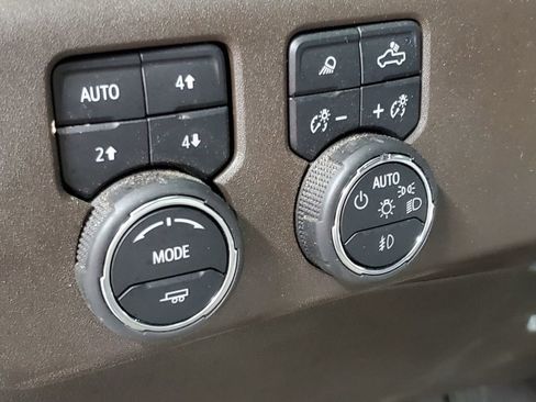 Used 2024 Chevrolet Silverado 2500 LTZ w/ LTZ Premium Package image 32