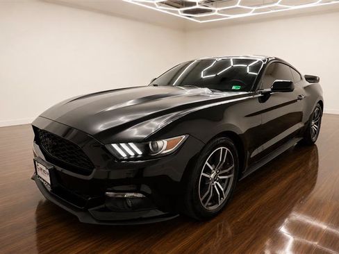 Used 2017 Ford Mustang Coupe RWD image 2