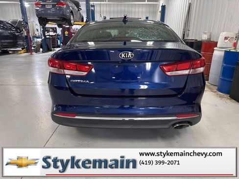 Used 2018 Kia Optima LX w/ 17" Alloy Wheels Package image 7