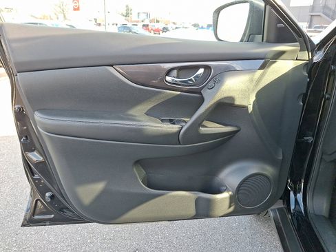 Used 2019 Nissan Rogue S w/ Special Edition Package image 14