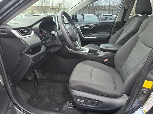 Used 2021 Toyota RAV4 XLE w/ Convenience Package image 14