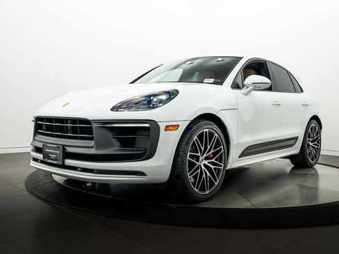 Certified 2022 Porsche Macan GTS AWD/4WD image 1