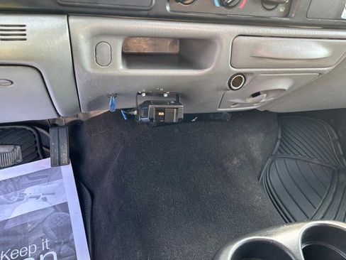 Used 2004 Ford F250 XLT image 12