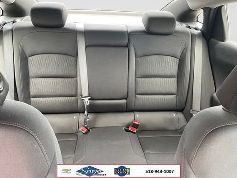 Used 2023 Chevrolet Malibu LT FWD image 17