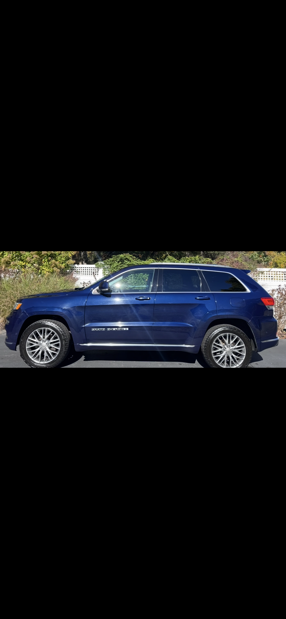 Used 2018 Jeep Grand Cherokee Summit AWD/4WD image 2