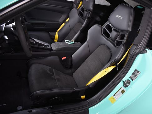 Used 2024 Porsche 911 GT3 RWD image 16