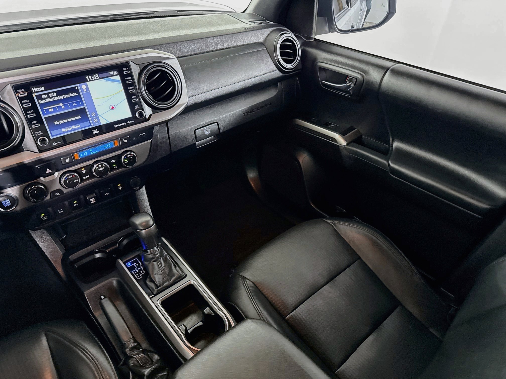 Certified 2021 Toyota Tacoma Limited AWD/4WD image 26