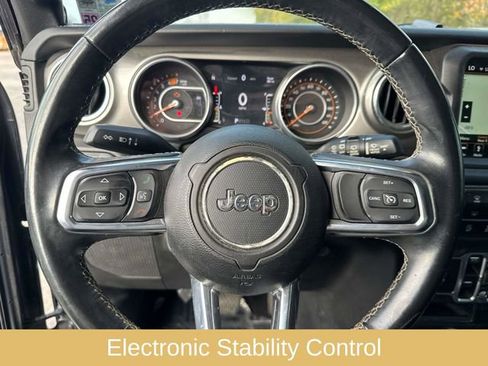 Used 2018 Jeep Wrangler Unlimited Sahara w/ Dual Top Group image 27
