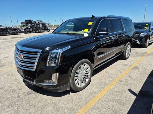 Used 2019 Cadillac Escalade ESV Platinum AWD/4WD image 2