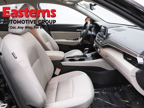 Used 2025 Nissan Altima 2.5 SV image 24