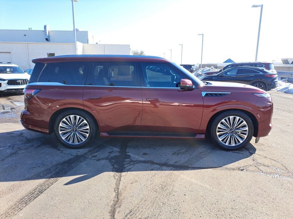 Used 2025 INFINITI QX80 Sensory AWD/4WD image 6