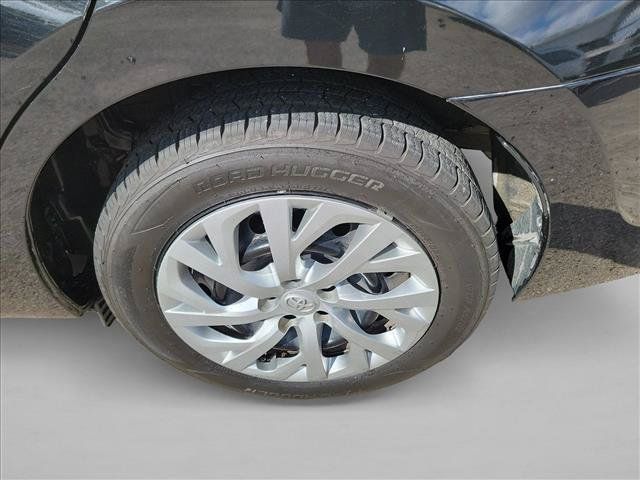 Used 2019 Toyota Corolla LE FWD image 12