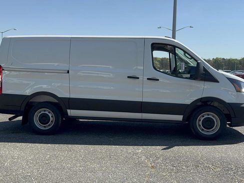 New 2026 Ford Transit 250 148 Medium Roof w/ Load Area Protection Package RWD image 4
