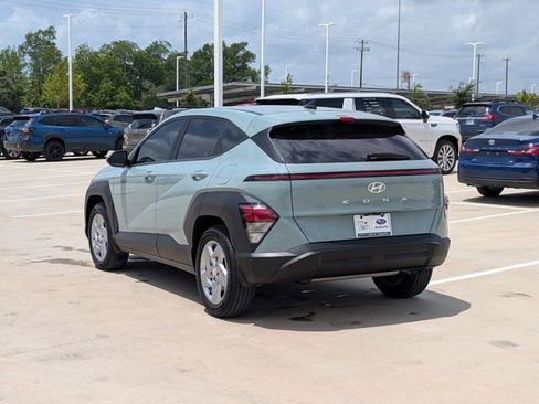 Used 2024 Hyundai Kona SE FWD image 4