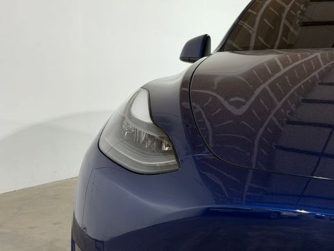 Used 2024 Tesla Model Y Long Range AWD/4WD image 9