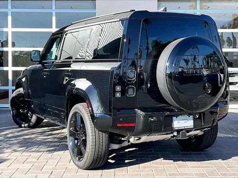 New 2026 Land Rover Defender 110 X-Dynamic SE AWD/4WD image 3