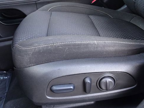 Used 2023 GMC Acadia SLE w/ Driver Convenience Package image 18