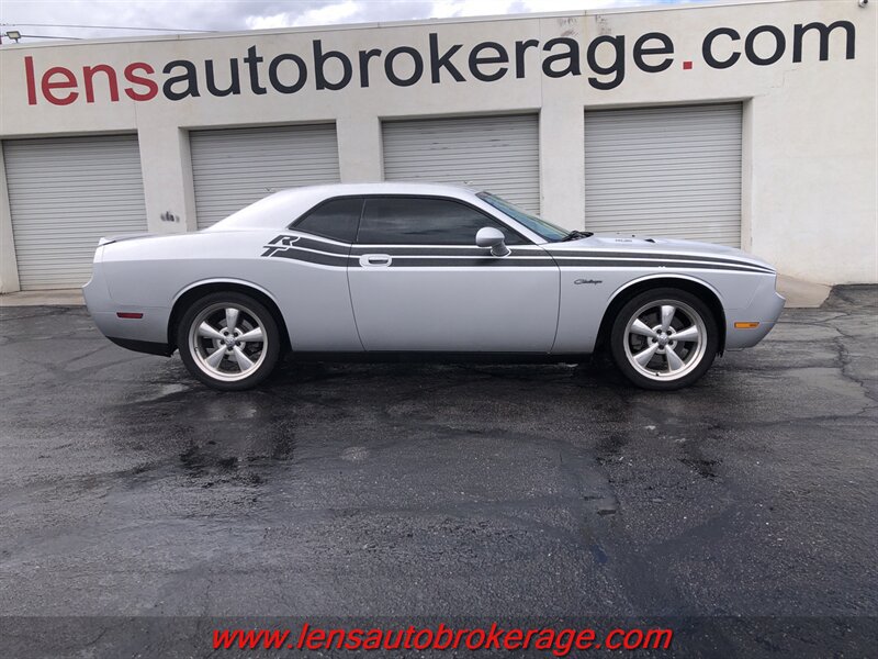Used 2010 Dodge Challenger R/T RWD image 1