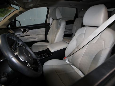 Used 2025 Kia Sorento SX AWD/4WD image 4