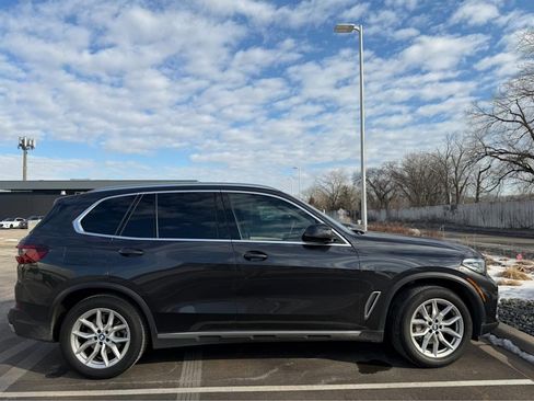 Used 2022 BMW X5 xDrive40i w/ Premium Package image 4
