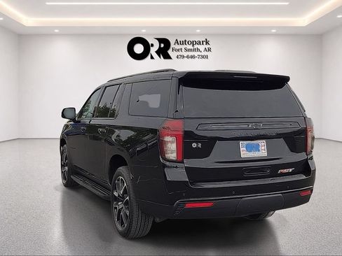 Used 2023 Chevrolet Suburban RST w/ Luxury Package AWD/4WD image 4